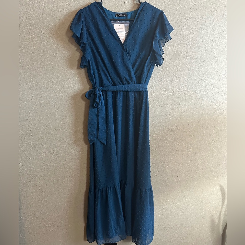 NWT Fashion Bohemian Ruffle Sleeve Casual Maxi Dress. Size M
